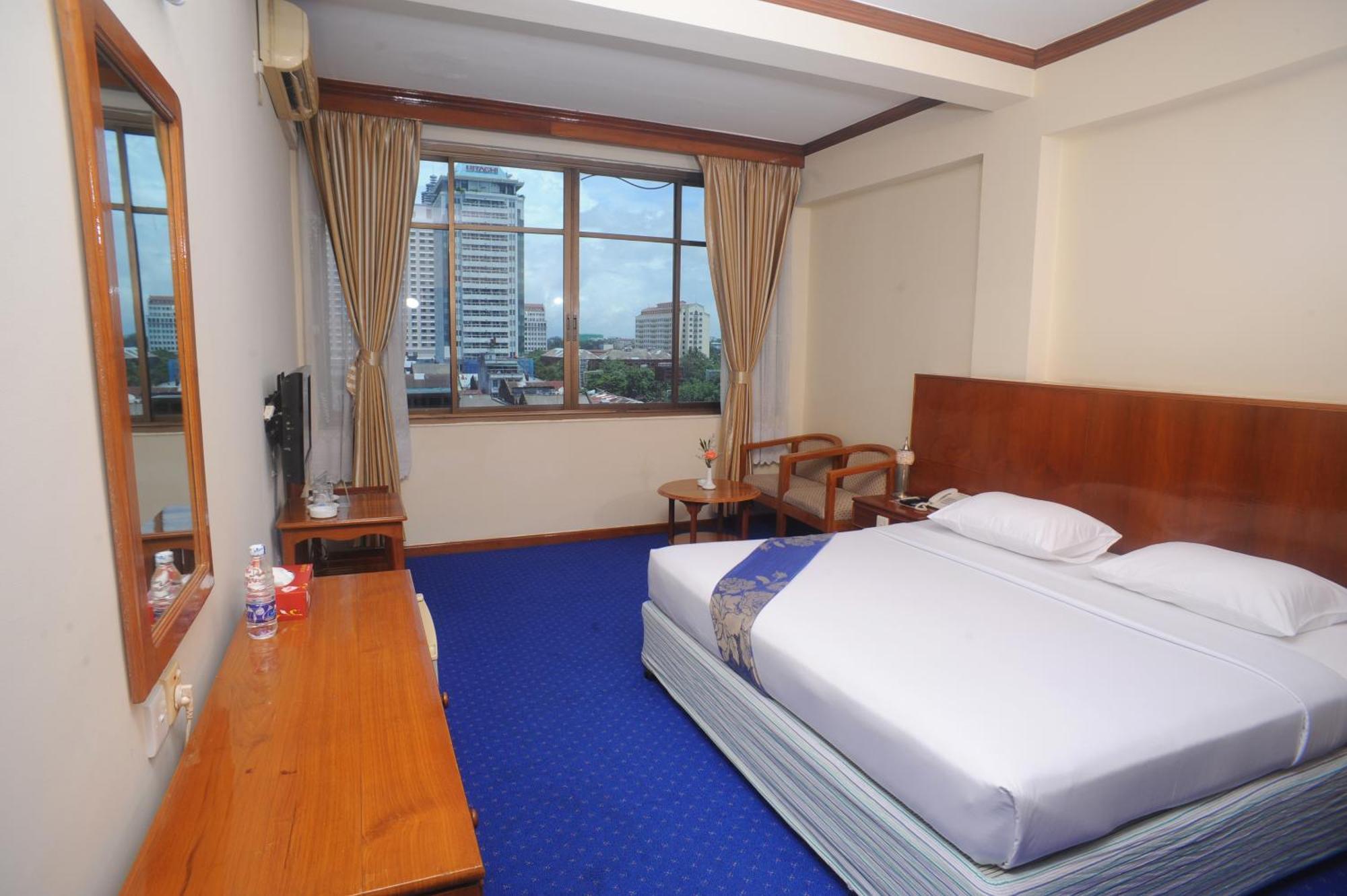 Panorama Hotel Yangon Exterior foto