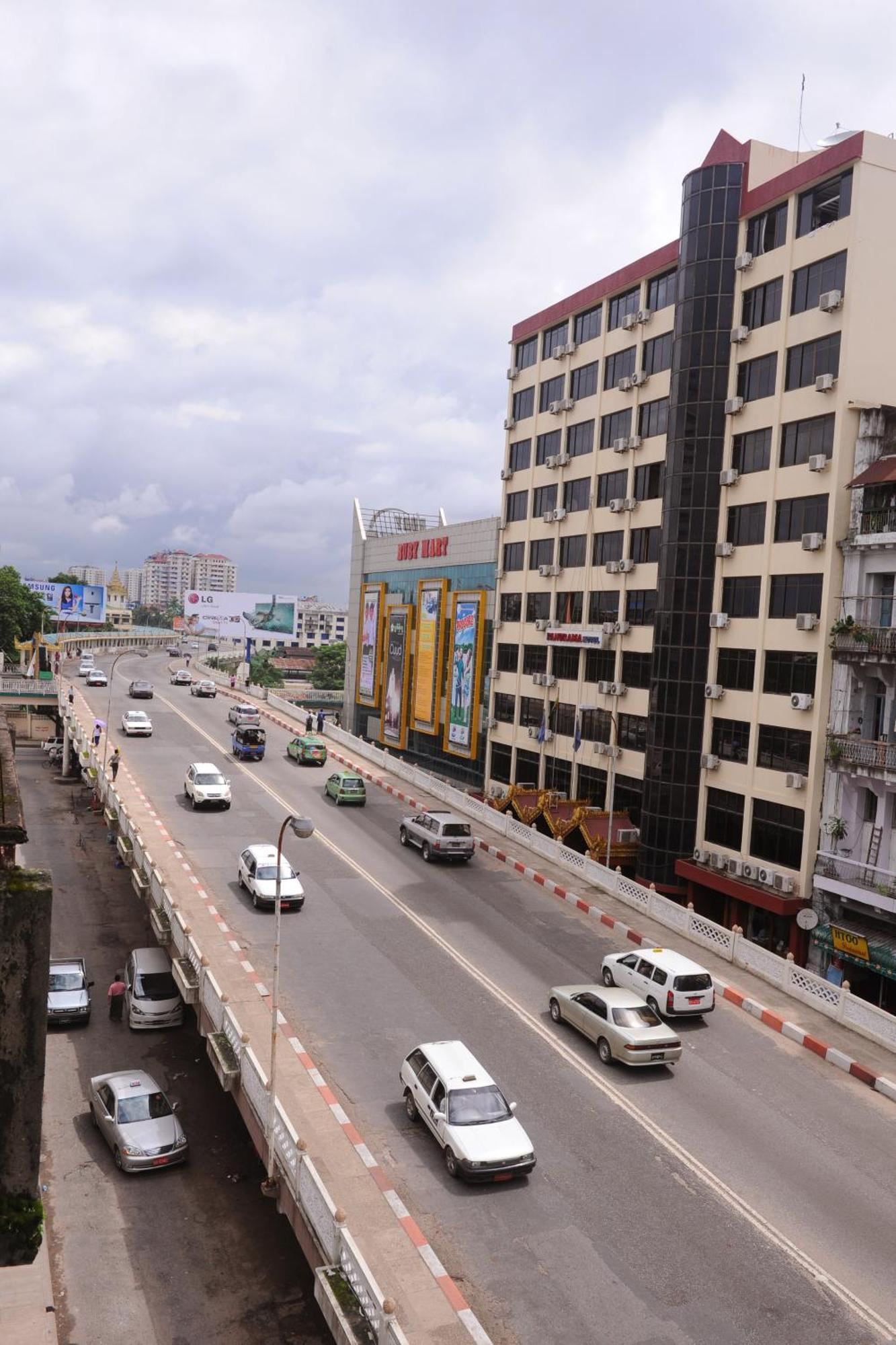 Panorama Hotel Yangon Exterior foto