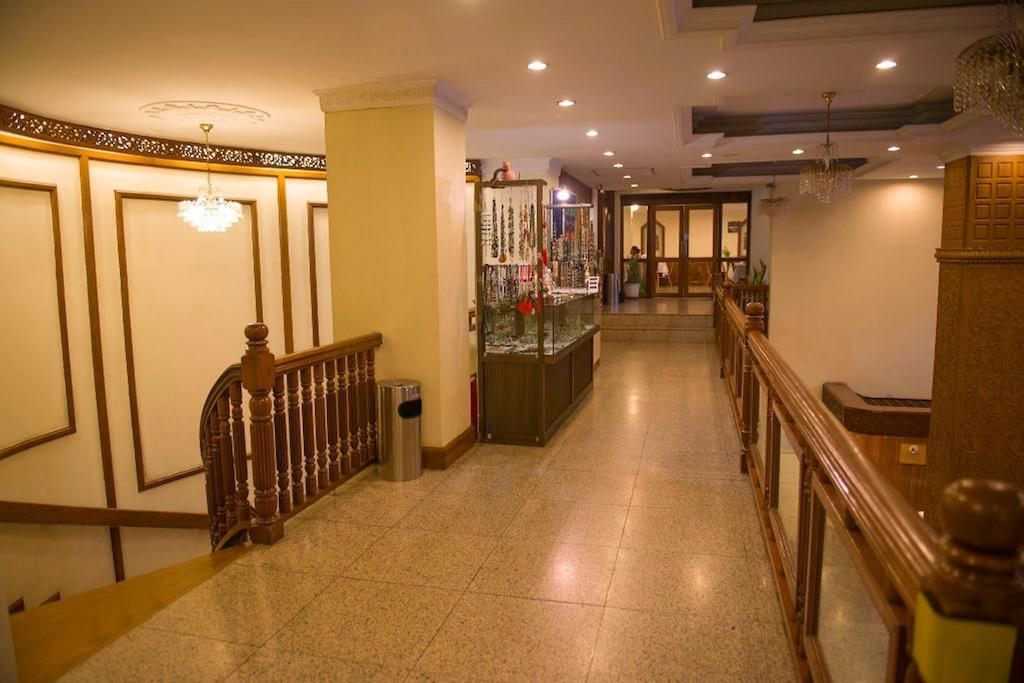 Panorama Hotel Yangon Exterior foto